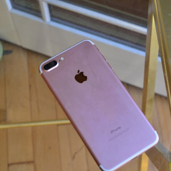 Iphone 7+ For parts only - Picture 6 of 12